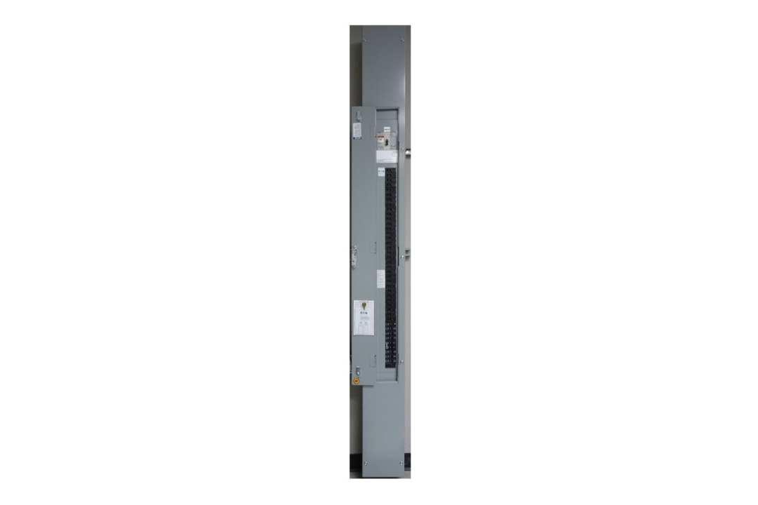 img_prod_Pow-R-Line Xpert 1X-LX and 2X-LX column lightning and appliance panelboards